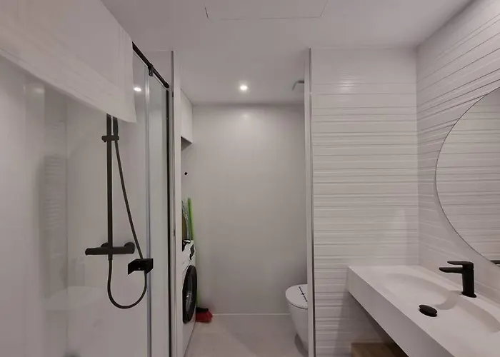 Apartment Vibescoruna O65-2 *